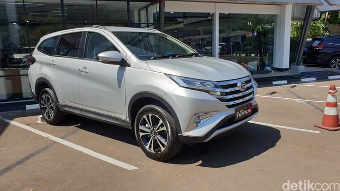 Foto Mobil Daihatsu Terios putih