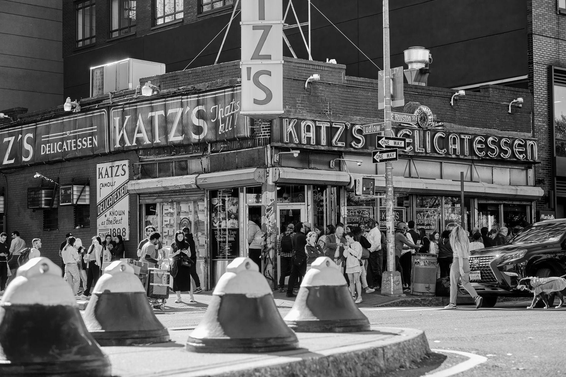 Interior Katz's Delicatessen